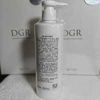 诚美 柔和洗颜液300ml 泡沫细腻,弱酸性,温和无刺激,清洁毛孔及多余油脂,补水滋润