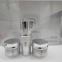 苗御堂 嫩肤三宝套 混合斑家居断黑三宝(亮颜晚霜30g+皙颜日霜30g+精华液30ml)