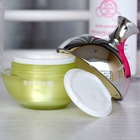 蒂曼莱儿 雪肌亮颜霜30g 质地细腻,提亮美化,改善暗黄、粗糙肤质,提升肌肤光泽度