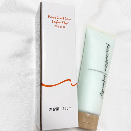 菲莎妮丝 深海水润洁颜乳250ml 泡沫丰富绵密,深层清洁污垢,补水滋润,洗后不紧绷