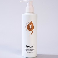 圣博蜜思 舒柔按摩乳225g 乳液质地，易吸收，润养皮肤，令肌肤滋润有光泽